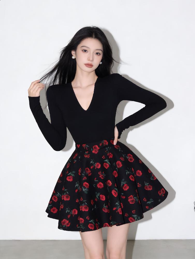 블랙 상의 장미 무늬 스커트 여성 코디 세트 꽃무늬 화려한 - 상세 이미지 3
