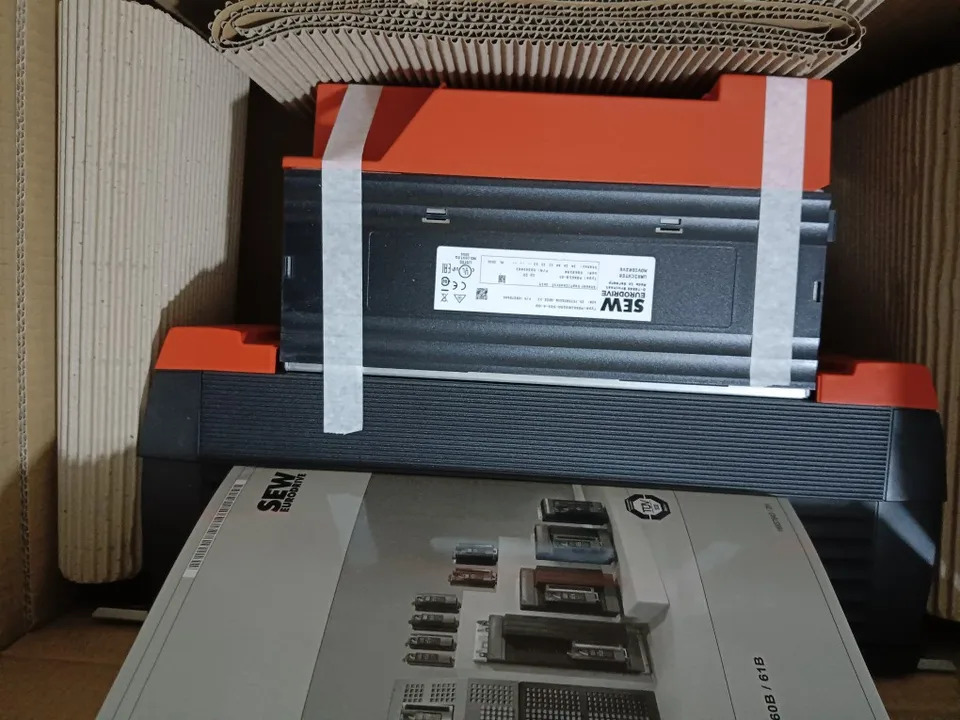 SEW EURODRIVE MOVIDRIVE MDX61B-0300-503-4-00 주파수 변환기