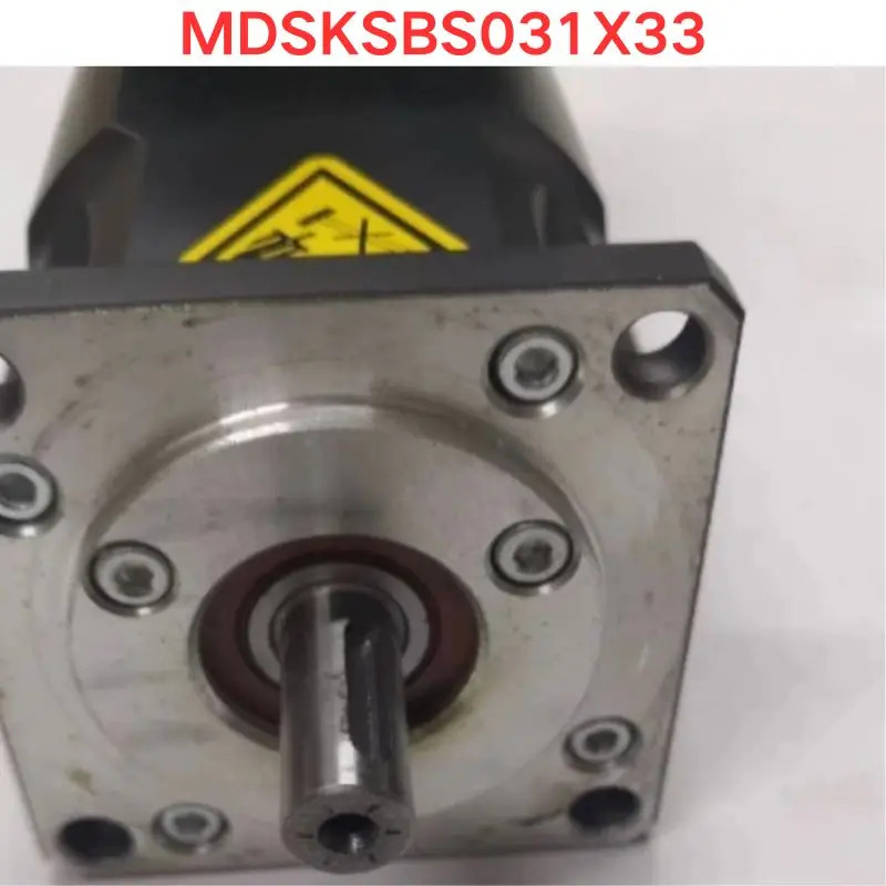 리퍼 Lenze MDSKSBS031X33 서보모터 기능 OK