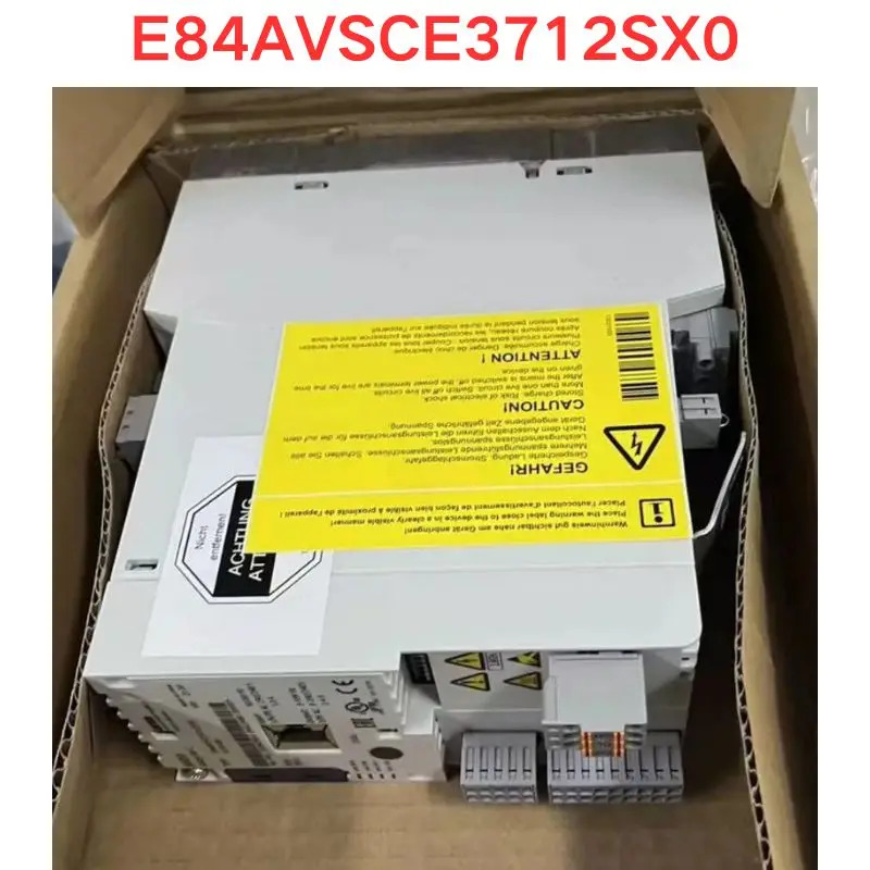 오리지널 E84SCE3712SX0 주파수 변환기 0.37KW 220V