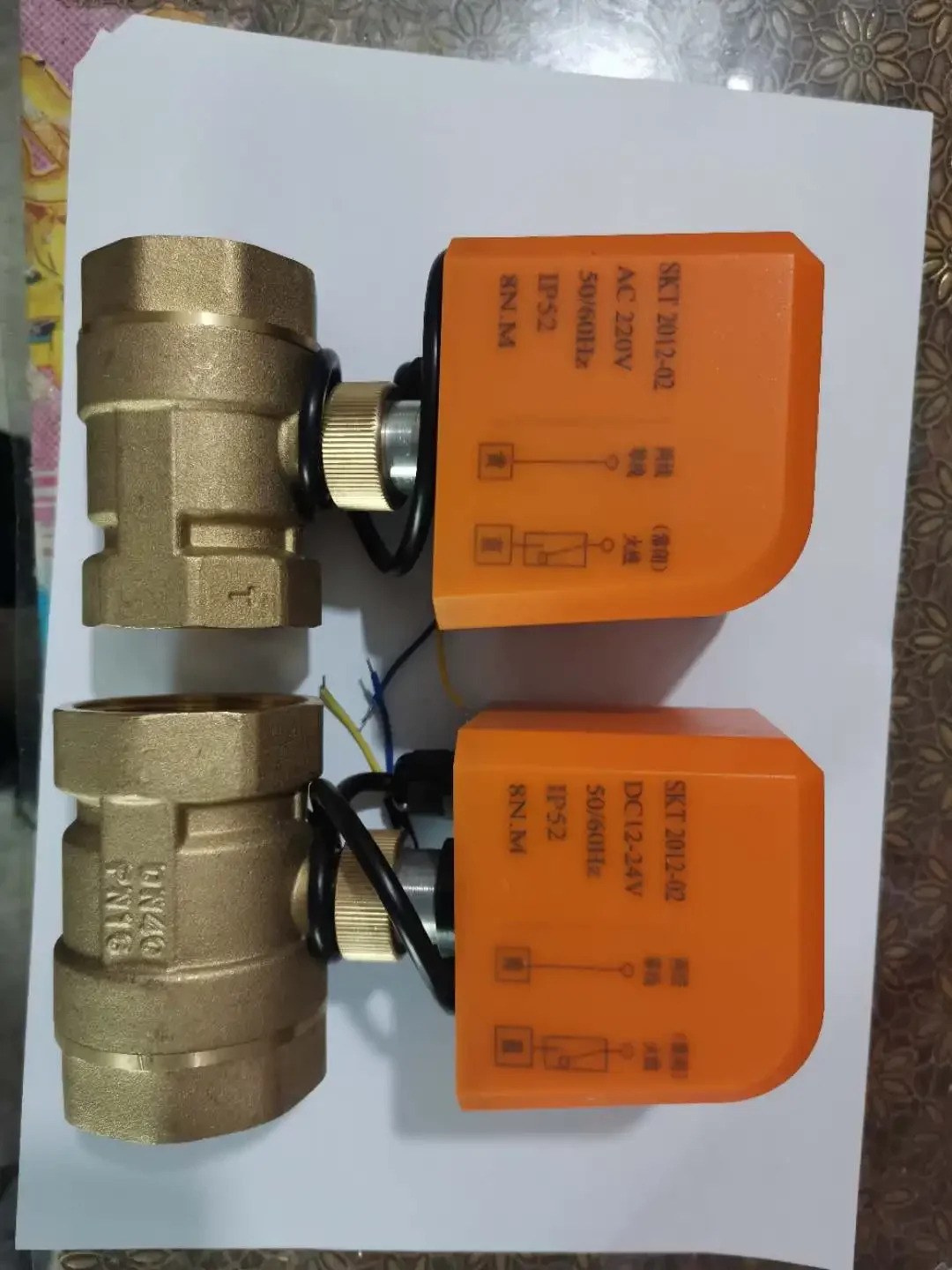 220V DC12V/24V 2선식 전기 볼 밸브전원이 공급되어 일반적으로 닫힌 솔레노이드 밸브가 열립니다. DN15 20 25 32 40