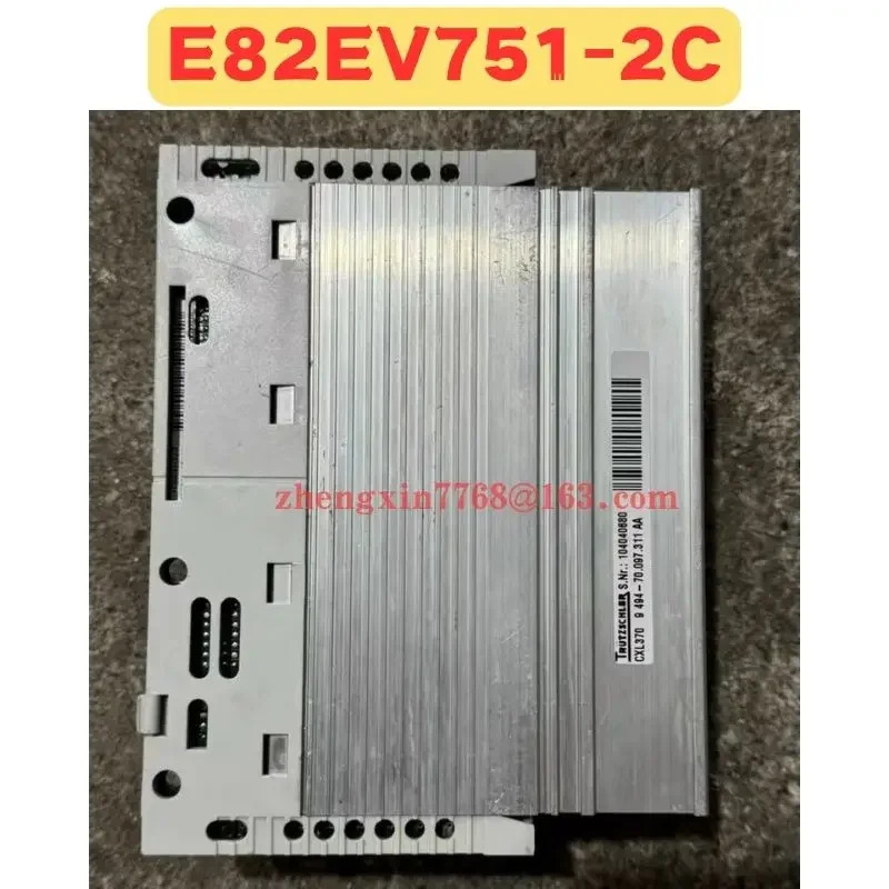 리퍼 주파수 변환기 E82EV751-2C 정상 기능 완료 E82EV751 2C