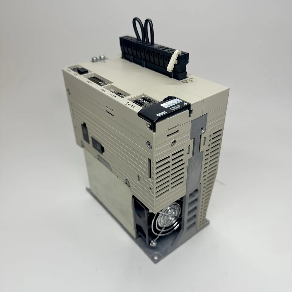 YASKAWA 서보 드라이브 SGDV-120A01A002000 SGDV-120A11A002000 SGDV-120A05A