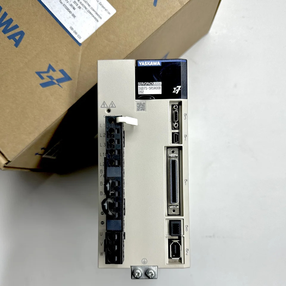 YASKAWA 서보 드라이브 SGD7S-5R5A00B202 SGD7S-5R5A10B202 SGD7S-7R6A00B202 SGD7S-7R6A10B202