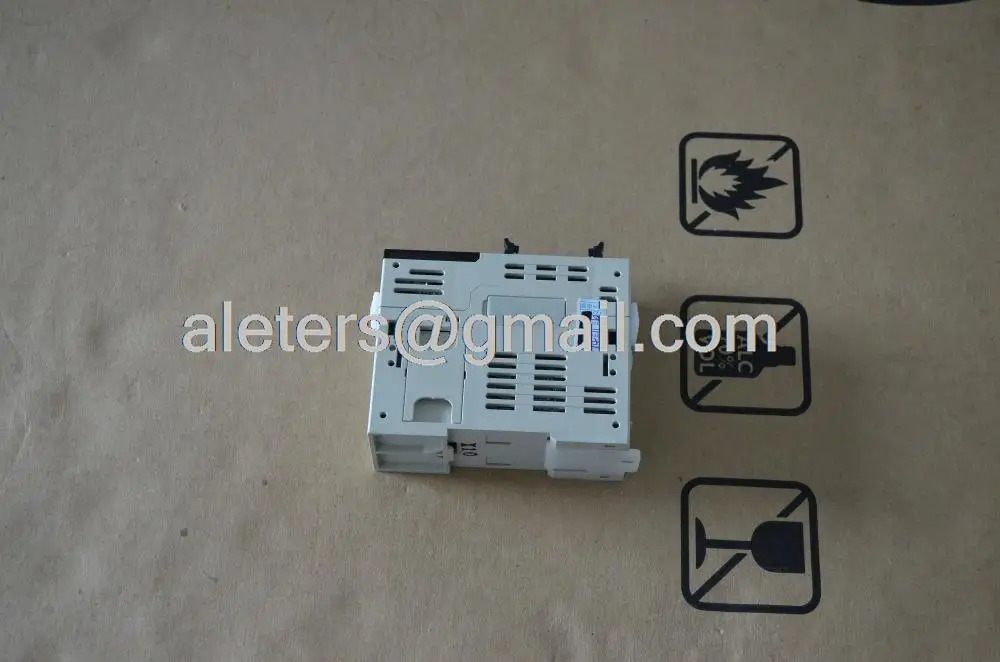 PLC FX3UC-16MT/D