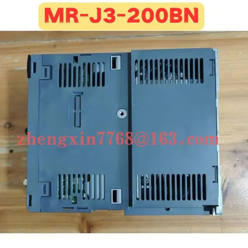 리퍼 서보 드라이브 MR-J3-200BN MR J3 200BN 정상 기능 완료