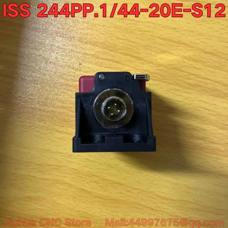 ISS 244PP.1/44-20E-S12 센서