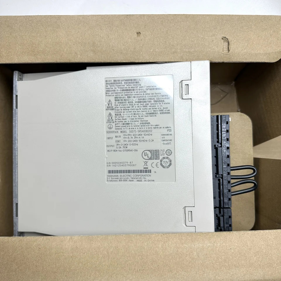 YASKAWA 서보 드라이브 SGD7S-5R5A00B202 SGD7S-5R5A10B202 SGD7S-7R6A00B202 SGD7S-7R6A10B202