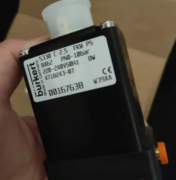 Burkert 솔레노이드 밸브 5330 C 2.5 FKM PS 0-10BAR 220-240V 50HZ 8W 00167638