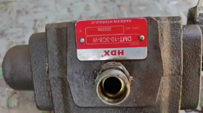 HDX 수동 방향 밸브 DMT-10-3C8-W