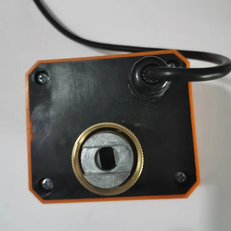 220V DC12V/24V 2선식 전기 볼 밸브전원이 공급되어 일반적으로 닫힌 솔레노이드 밸브가 열립니다. DN15 20 25 32 40