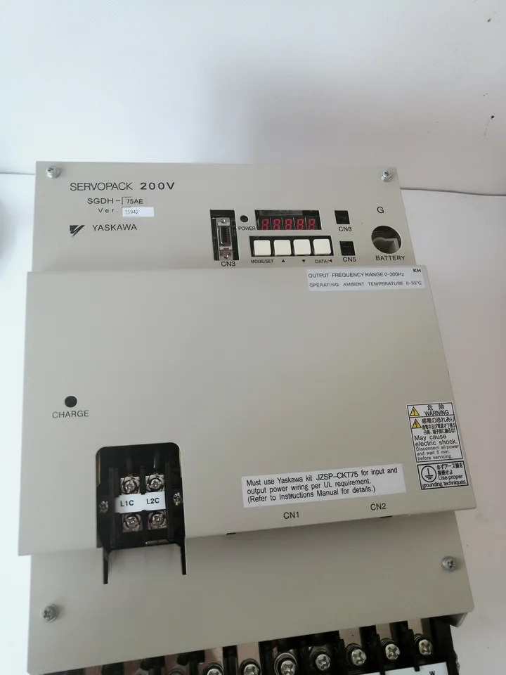 SGDH-1AAE Yaskawa 서보 드라이브 포장 서플라이 11KW