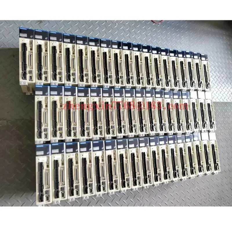 리퍼 서보 드라이브 SGD7S-R90A10A002 정상 기능 완료 SGD7S R90A10A002