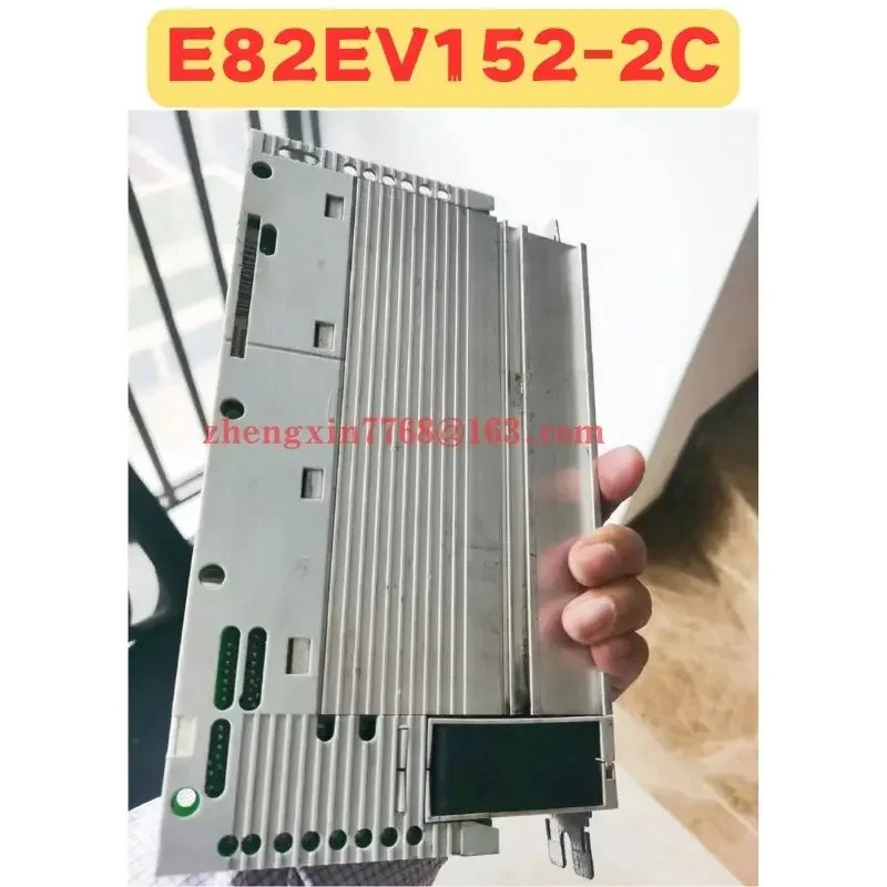 리퍼 주파수 변환기 E82EV152-2C 정상 기능 완료 E82EV152 2C