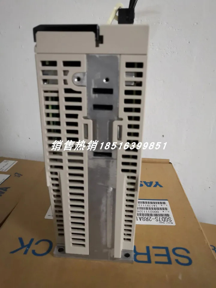 SGD7S-7R6A10A002 사천 서보 드라이브 포장