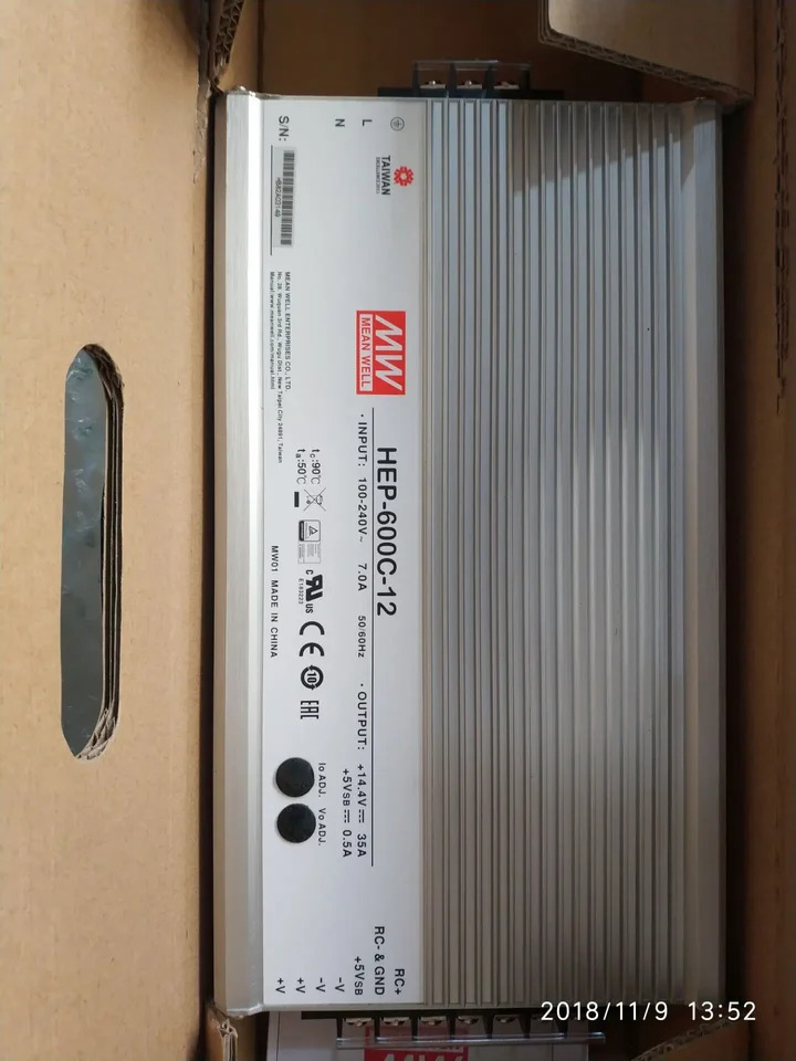대만 Mingwei 알루미늄 쉘 충전 테이프 PFC 3 단 충전기 HEP-600C-12 600W 14.4V35A