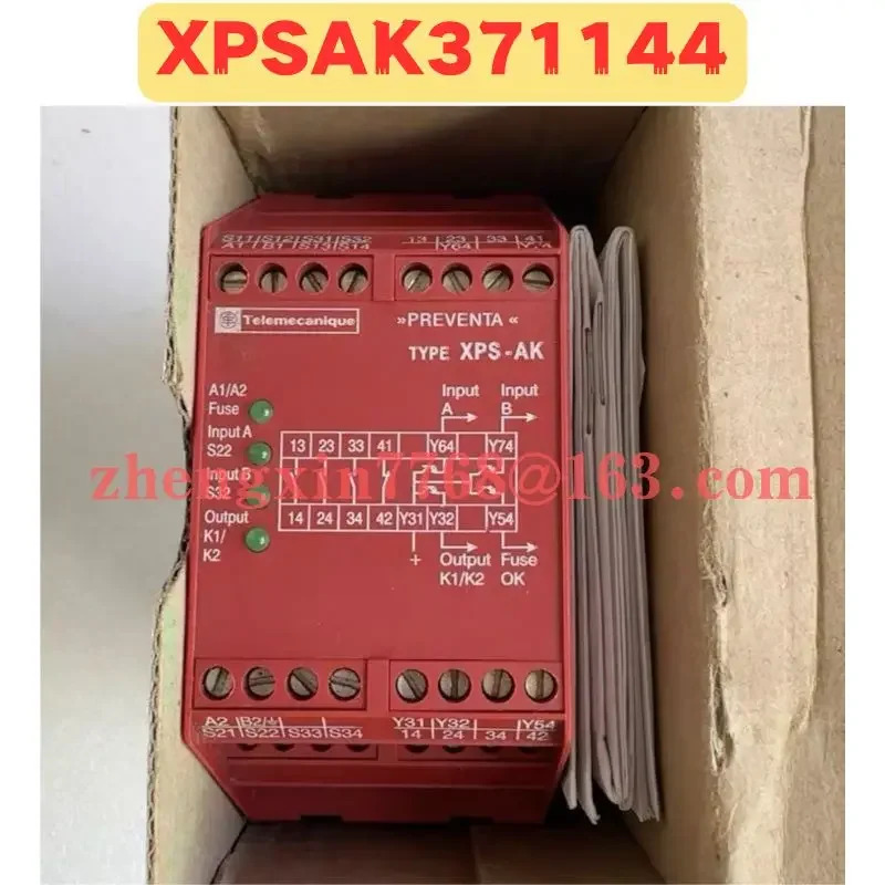 안전 릴레이 XPSAK371144 신