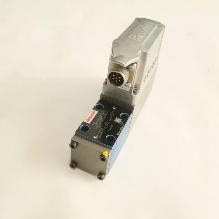 비례 방향 밸브 R901382318 4WRPEH6C4B12L-3X/M/24A1