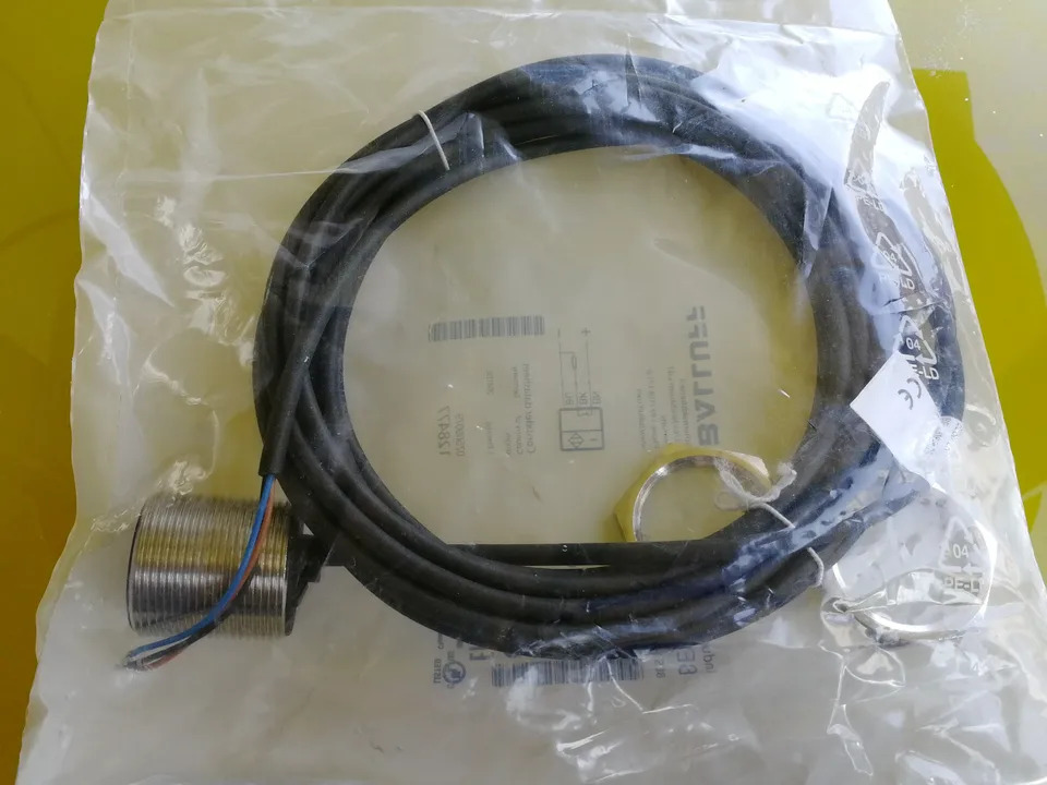 BALLUFF Baruf 센서 BES00LRBES516-3028-G-E4-Y-PU-05 납품