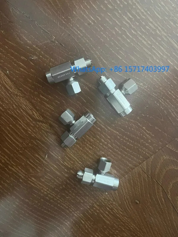 1/8VVEA8020S303 팬 모양두 개유체 노즐