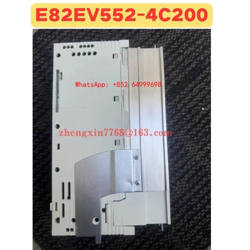 오리지널 E82EV552-4C200 주파수 변환기 E82EV552 4C200 E82EV552K4C200 신