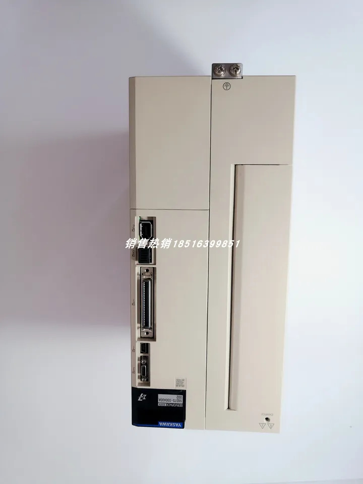 Yaskawa 드라이버 SGD7S-330A00A002 또는 SGD7S-330A00A 오리지널 협가능