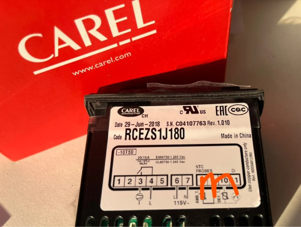 Carel-Carle 온도조절기 RCEZS1J180