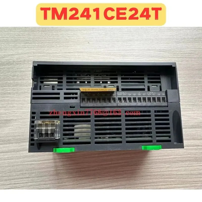 오리지널 PLC 모듈 TM241CE24T 신