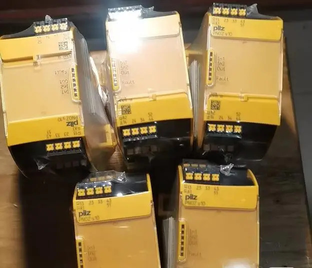 PILZ 안전 릴레이 PNOZ M B0 772100 포장 협의