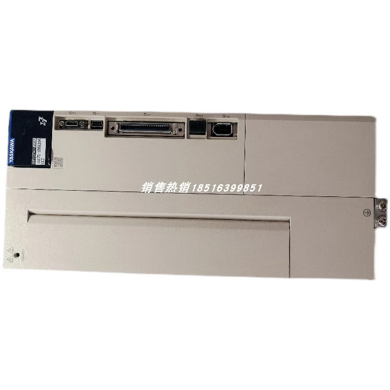 Yaskawa 드라이버 SGD7S-330A00A002 또는 SGD7S-330A00A 오리지널 협가능