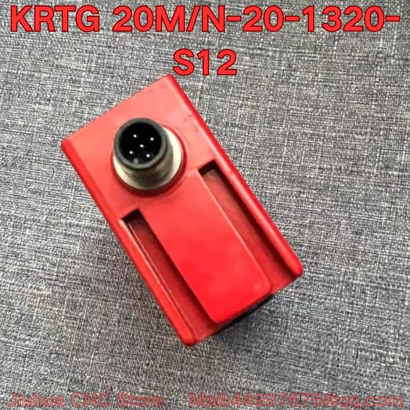 리퍼 KRTG 20M/N-20-1320-S12 컬러 표준 센서 기능 리퍼는 정상입니다