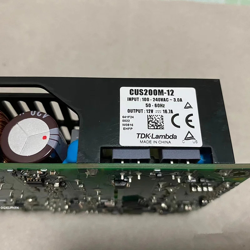 TDK-LAMBDA CUS200M 12V16.7A 200W CUS200M-12새 전원공급장치