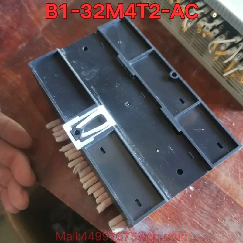 B1-32M4T2-AC PLC 컨트롤러
