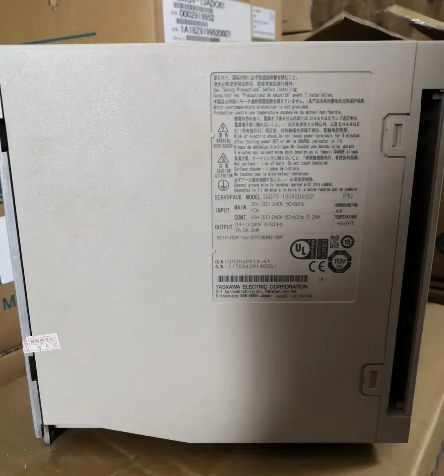 SGD7S-180A00A002 서보 드라이브 SGD7S 180A00A002 신