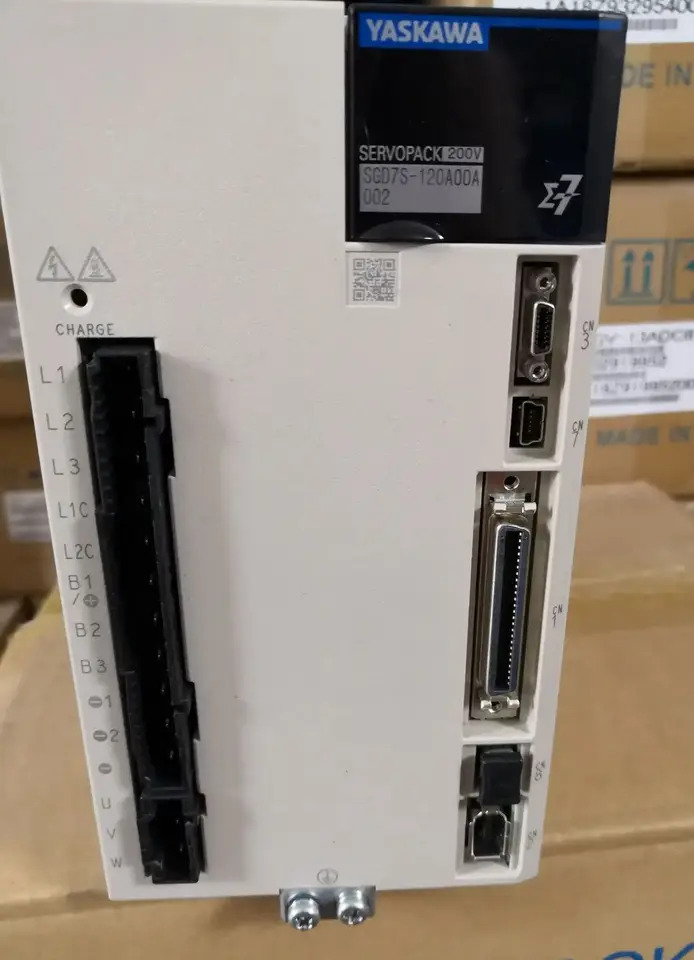 SGD7S-120A00A002 서보 드라이브 SGD7S 120A00A002 신