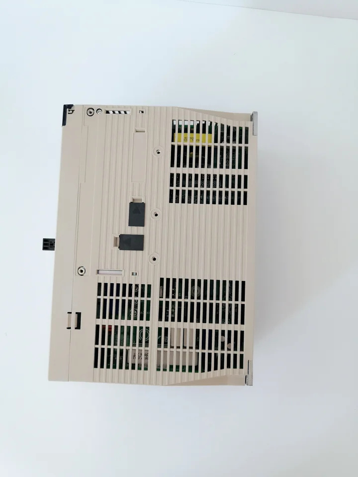 SGDV-8R4D11A 서보 드라이브 SGDV 8R4D11A 신