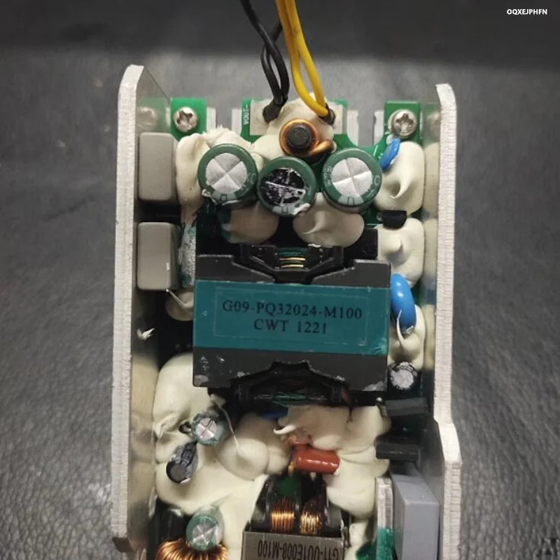 CWT G09-PQ32024-M100 12-12080044-03492 오리지널 리퍼 전원공급장치