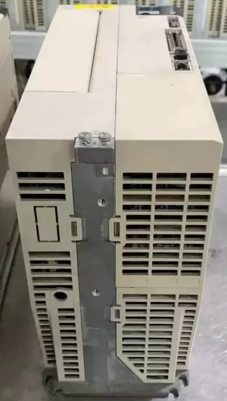 SGD7S-330A00A002 리퍼 서보 드라이브 SGD7S 330A00A002