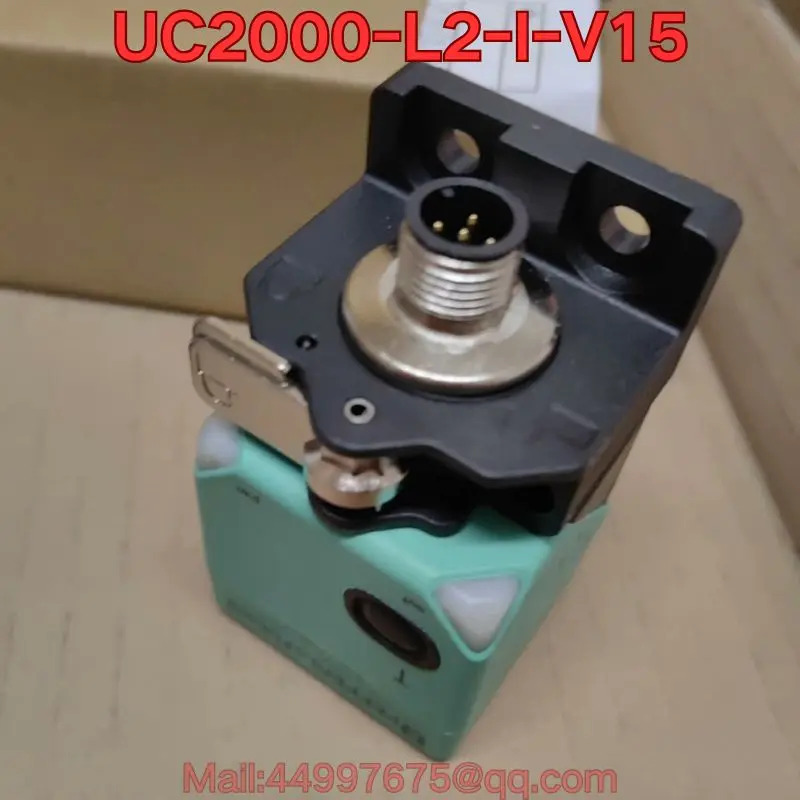 UC2000-L2-I-V15 초음파 센서