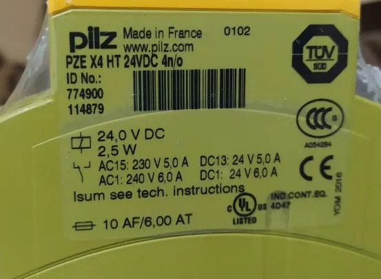 PZE X4 일련 774585 PILZ 안전 릴레이 충실도 신