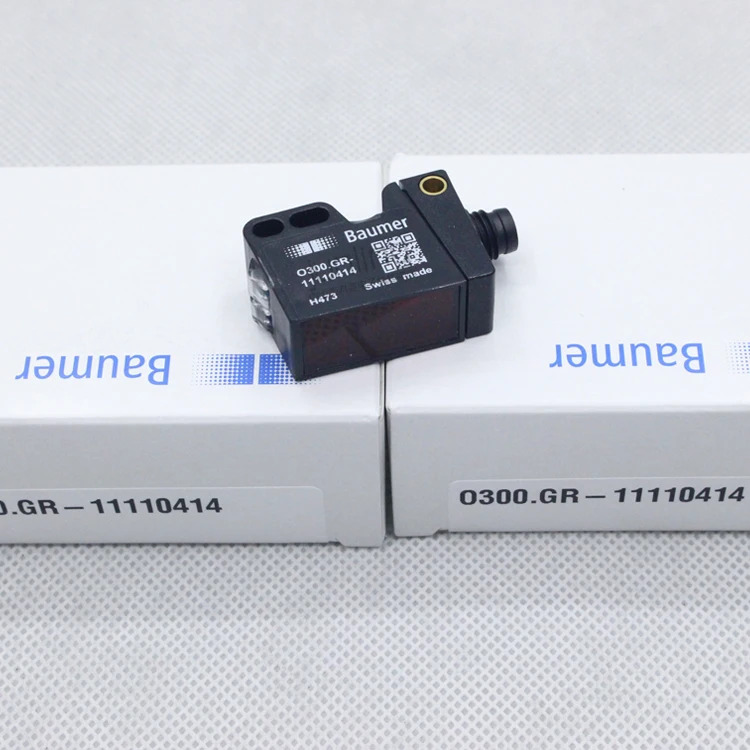 O300.GR-11110414 바우머 확산 반사 광전센서센서 0300.RR-11110443
