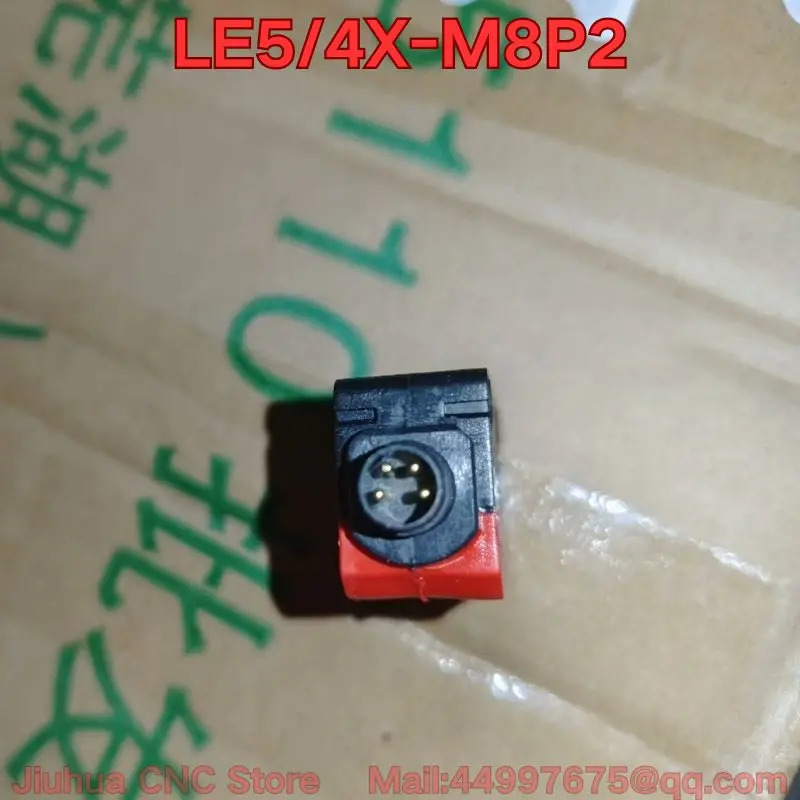 LE5/4X-M8P2 광전스위치 센서