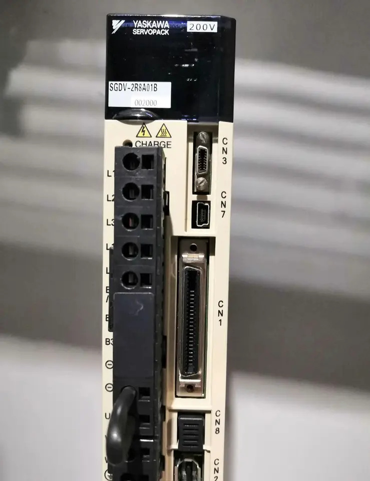 SGDV-2R8A01B002000 서보 드라이브 SGDV 2R8A01B002000 신
