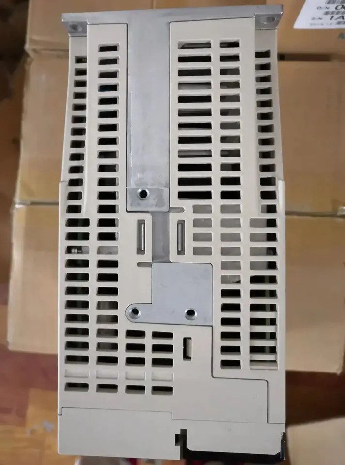 SGD7S-120A00A002 서보 드라이브 SGD7S 120A00A002 신