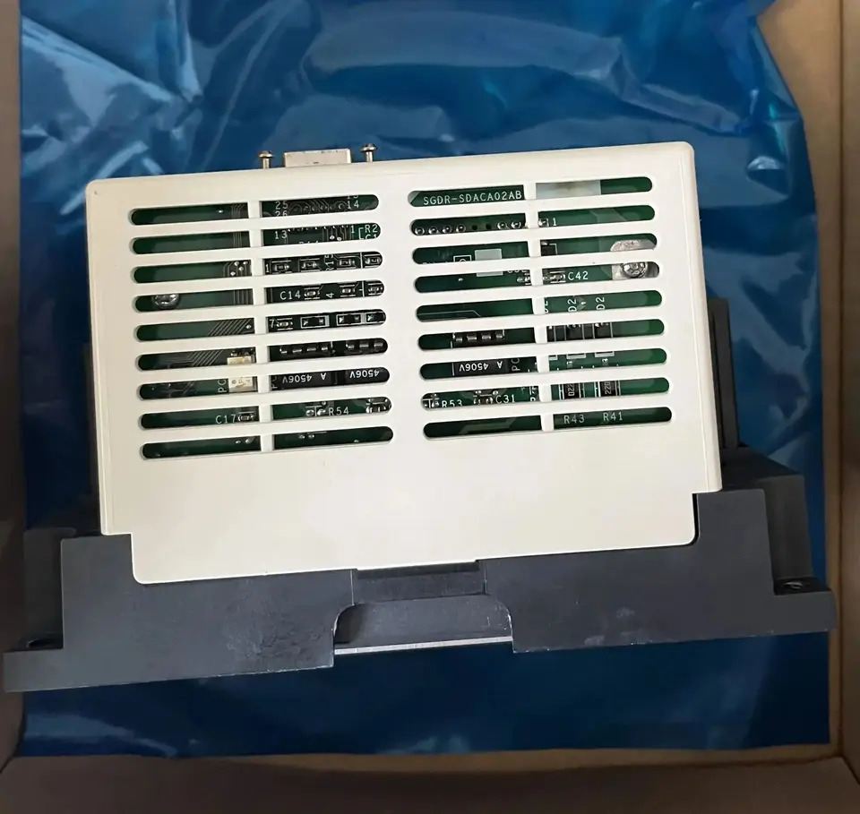 SGDR-SDA350A01B 신규 서보 드라이브 SGDR SDA350A01B