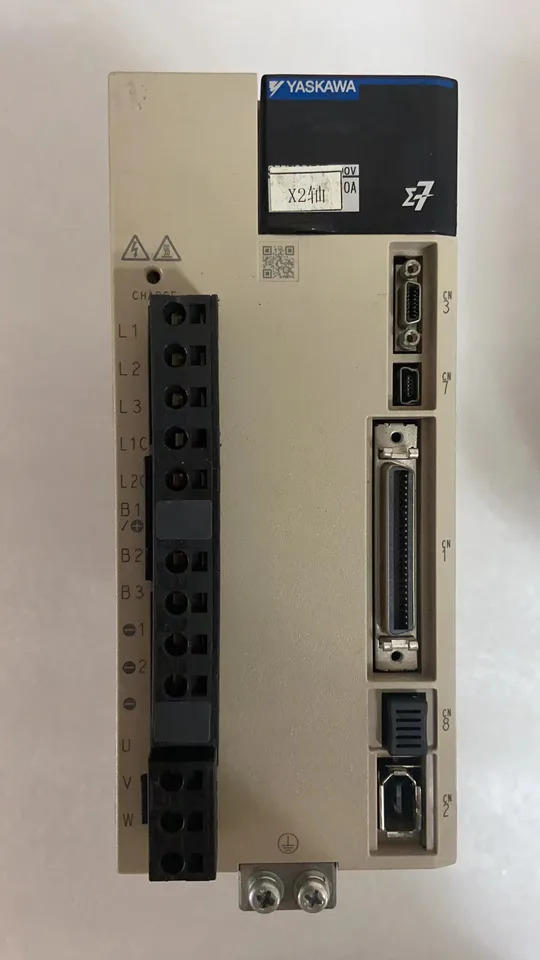 SGD7S-5R5A00A002 서보 드라이브 SGD7S 5R5A00A002