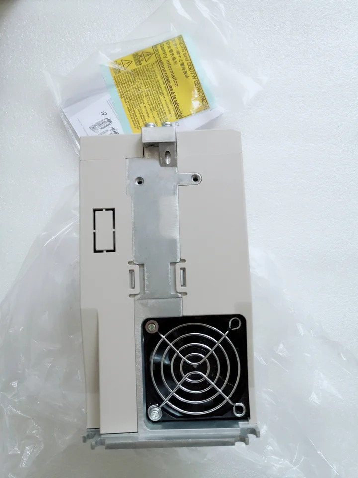 SGD7S-180A30B202 서보 드라이브 SGD7S 180A30B202 신
