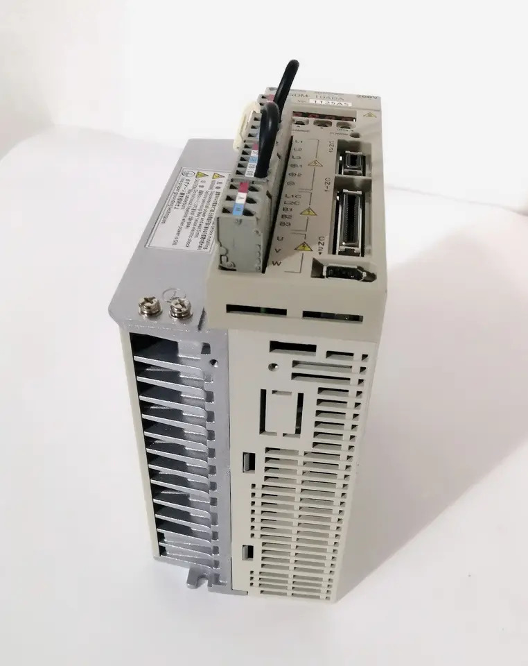 SGDM-10ADA 서보 드라이브 SGDM 10ADA 신