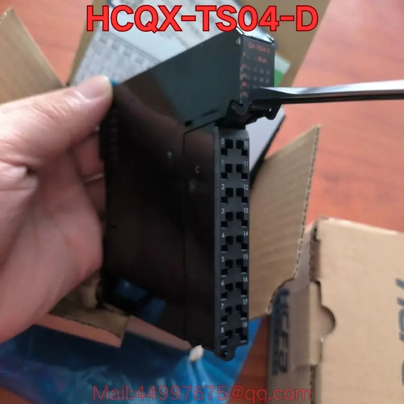 오리지널 HCQX-TS04-D PLC 모듈