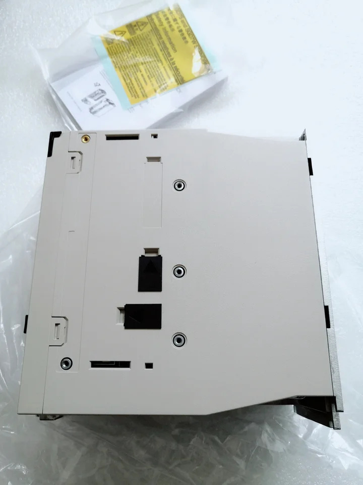 SGD7S-180A30B202 서보 드라이브 SGD7S 180A30B202 신